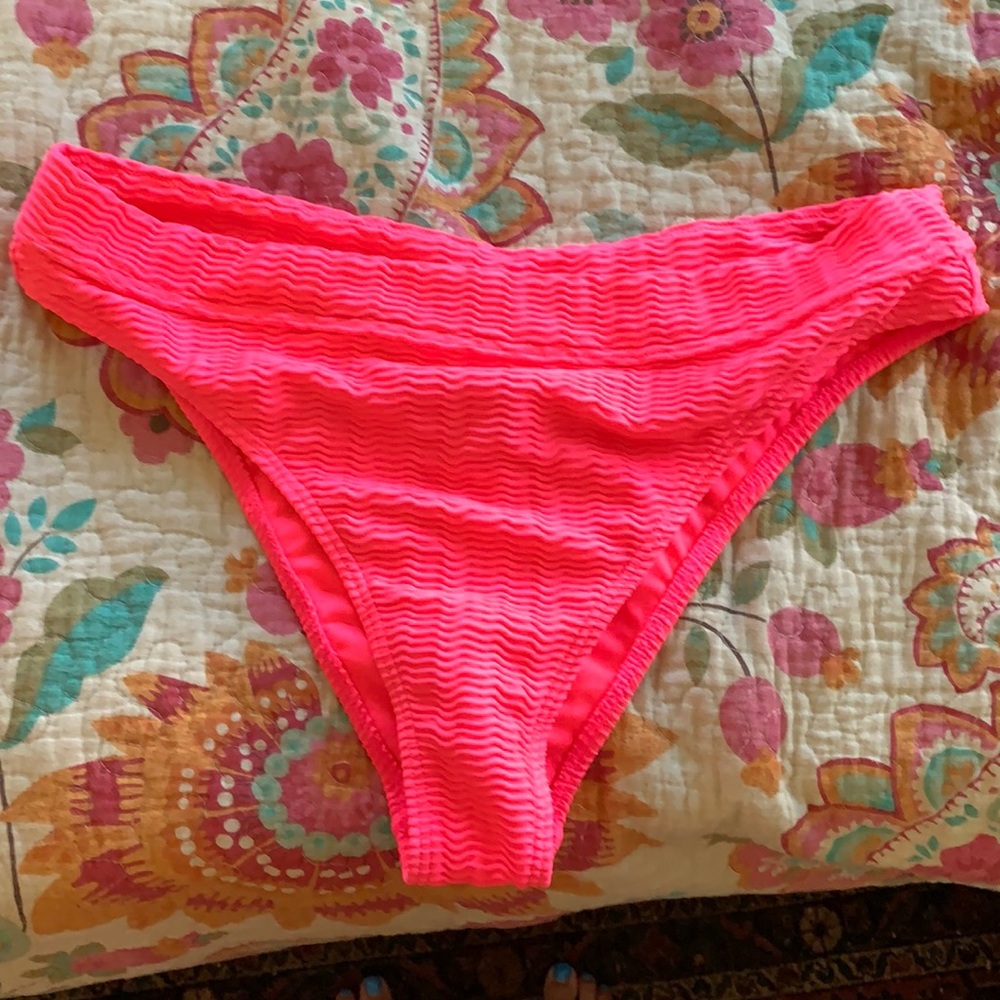 Pink billabong bikini bottoms NWT